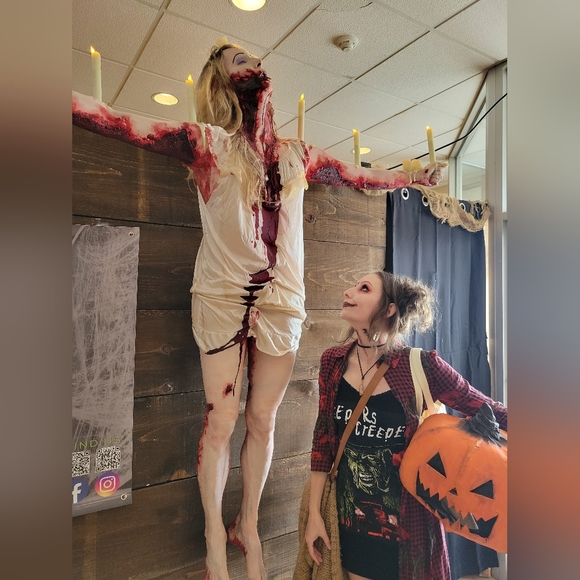 Meet your Posher, Kaytlynn - Picture 4 of 5